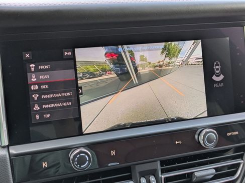 Certified 2025 Porsche Macan image 18