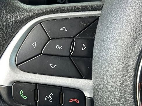 Used 2019 Jeep Renegade Sport image 26