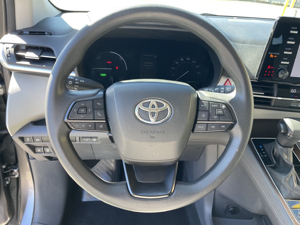 Certified 2024 Toyota Sienna LE AWD/4WD image 16