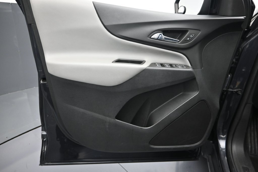 Used 2022 Chevrolet Equinox LS FWD image 12