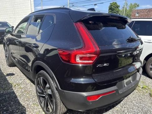 Used 2023 Volvo XC40 B5 Plus w/ Protection Package Premier AWD/4WD image 3