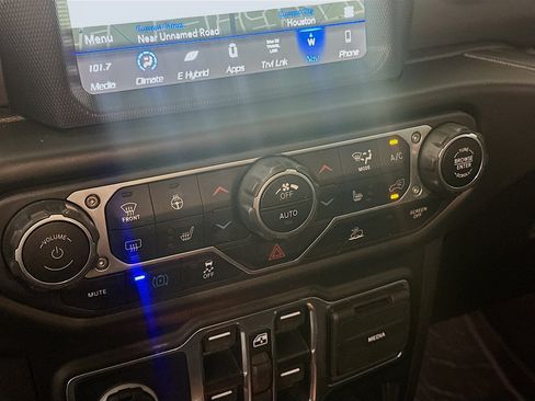 Used 2023 Jeep Wrangler Unlimited w/ Cold Weather Group AWD/4WD image 23