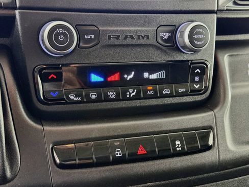 Used 2025 RAM ProMaster 2500 w/ Convenience Group FWD image 19