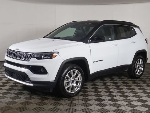 Used 2025 Jeep Compass Limited AWD/4WD image 6