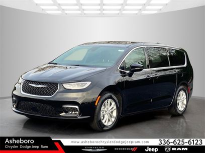 New 2026 Chrysler Pacifica Select