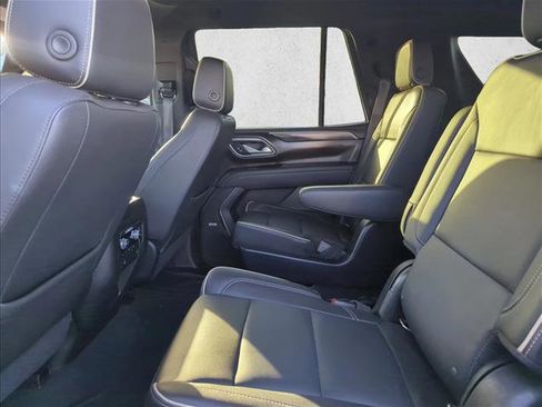 Used 2021 GMC Yukon SLT w/ SLT Luxury Package image 17