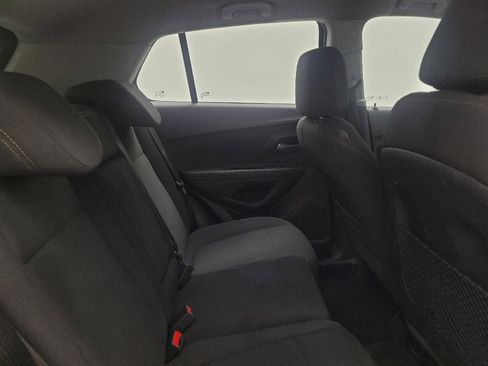 Used 2017 Chevrolet Trax LS image 19