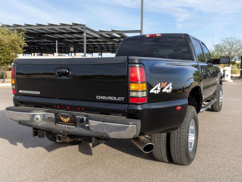 Used 2004 Chevrolet Silverado 3500 LT w/ Heavy-Duty Power Package image 6