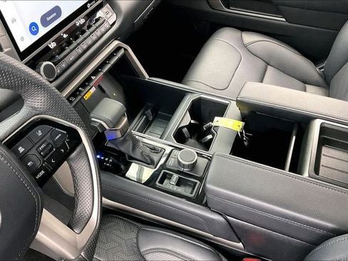 Used 2024 Toyota Tundra Limited image 15