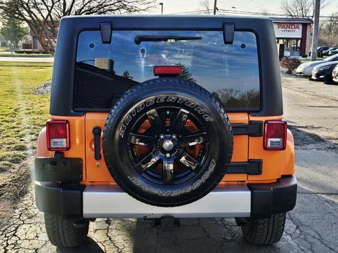 Used 2012 Jeep Wrangler Unlimited Sahara w/ Dual Top Group image 5