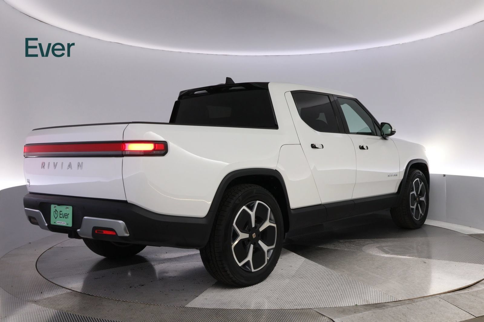 Used 2023 Rivian R1T Adventure Dual AWD/4WD image 3