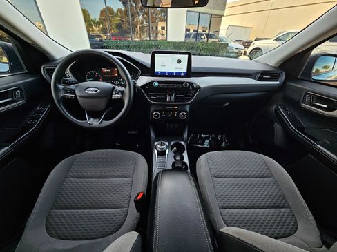 Used 2022 Ford Escape SE image 19