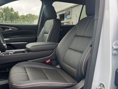 New 2026 Chevrolet Traverse High Country w/ LPO, Floor Liner Package FWD image 21