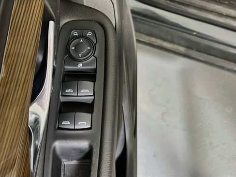 Used 2018 GMC Terrain SLE w/ Driver Convenience Package FWD image 18