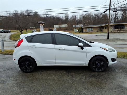 Used 2016 Ford Fiesta SE w/ Cold Weather Package image 2