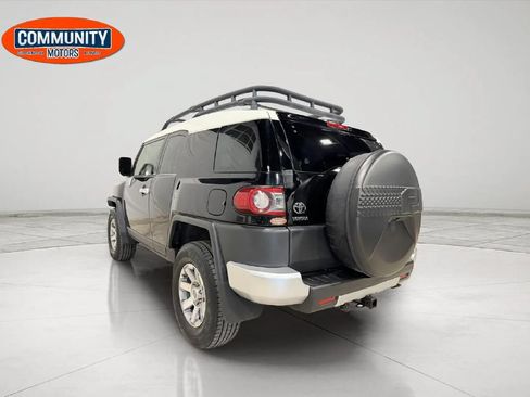 Used 2014 Toyota FJ Cruiser 4WD w/ Convenience Package image 5