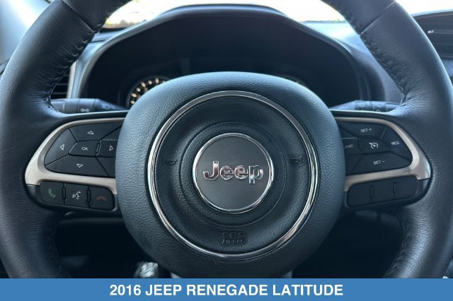 Used 2016 Jeep Renegade Latitude FWD image 26