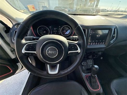 Used 2018 Jeep Compass Trailhawk image 14