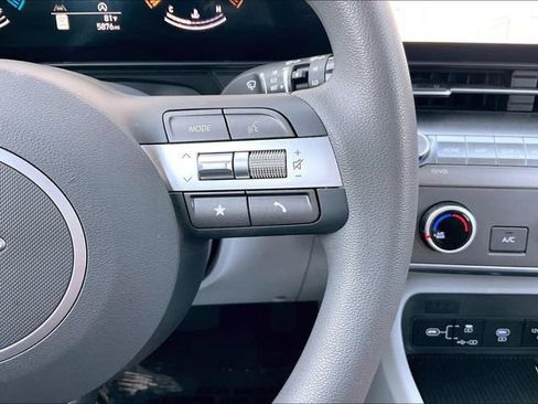 Used 2026 Hyundai Kona SE FWD image 21