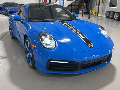 Used 2022 Porsche 911 Carrera image 3