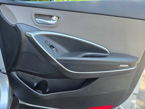 Used 2018 Hyundai Santa Fe SE FWD image 20