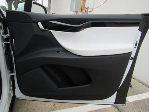 Used 2018 Tesla Model X 100D image 28