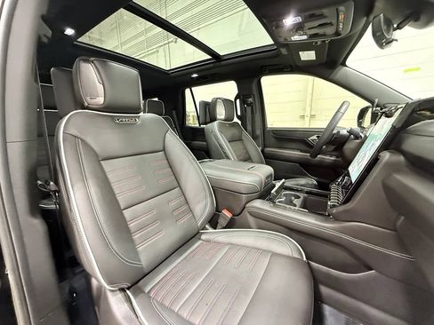 Used 2025 GMC Yukon AT4 Ultimate AWD/4WD image 57