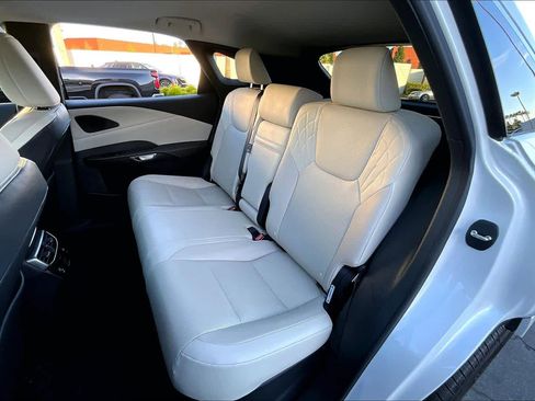 Used 2024 Lexus RX 350 Premium image 19