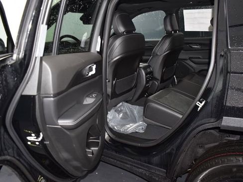 New 2025 Jeep Grand Cherokee Altitude image 37