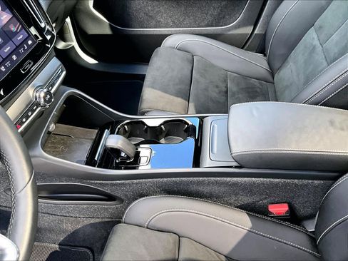 Used 2023 Volvo C40 P8 Recharge Ultimate AWD/4WD image 19