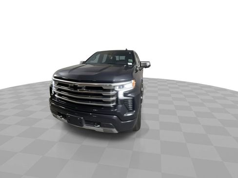 Used 2024 Chevrolet Silverado 1500 High Country w/ Technology Package image 3