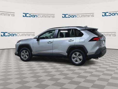 Used 2025 Toyota RAV4 XLE AWD/4WD image 6