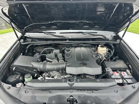 Used 2014 Toyota 4Runner SR5 RWD image 34