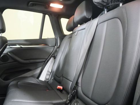 Used 2017 BMW X1 sDrive28i image 11