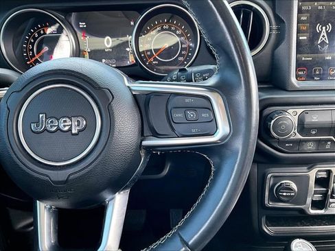 Used 2019 Jeep Wrangler Unlimited Sahara image 24