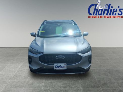 Used 2024 Ford Escape Platinum w/ Class II Trailer Tow Package AWD/4WD image 2