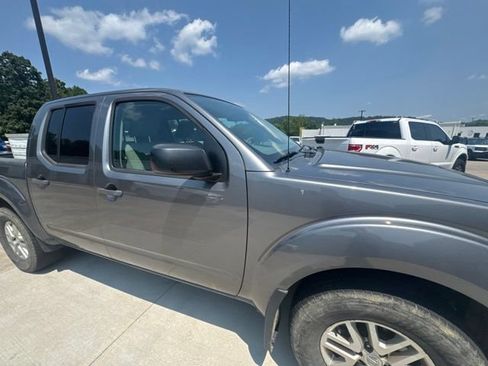 Used 2021 Nissan Frontier SV w/ SV Utility Package AWD/4WD image 6