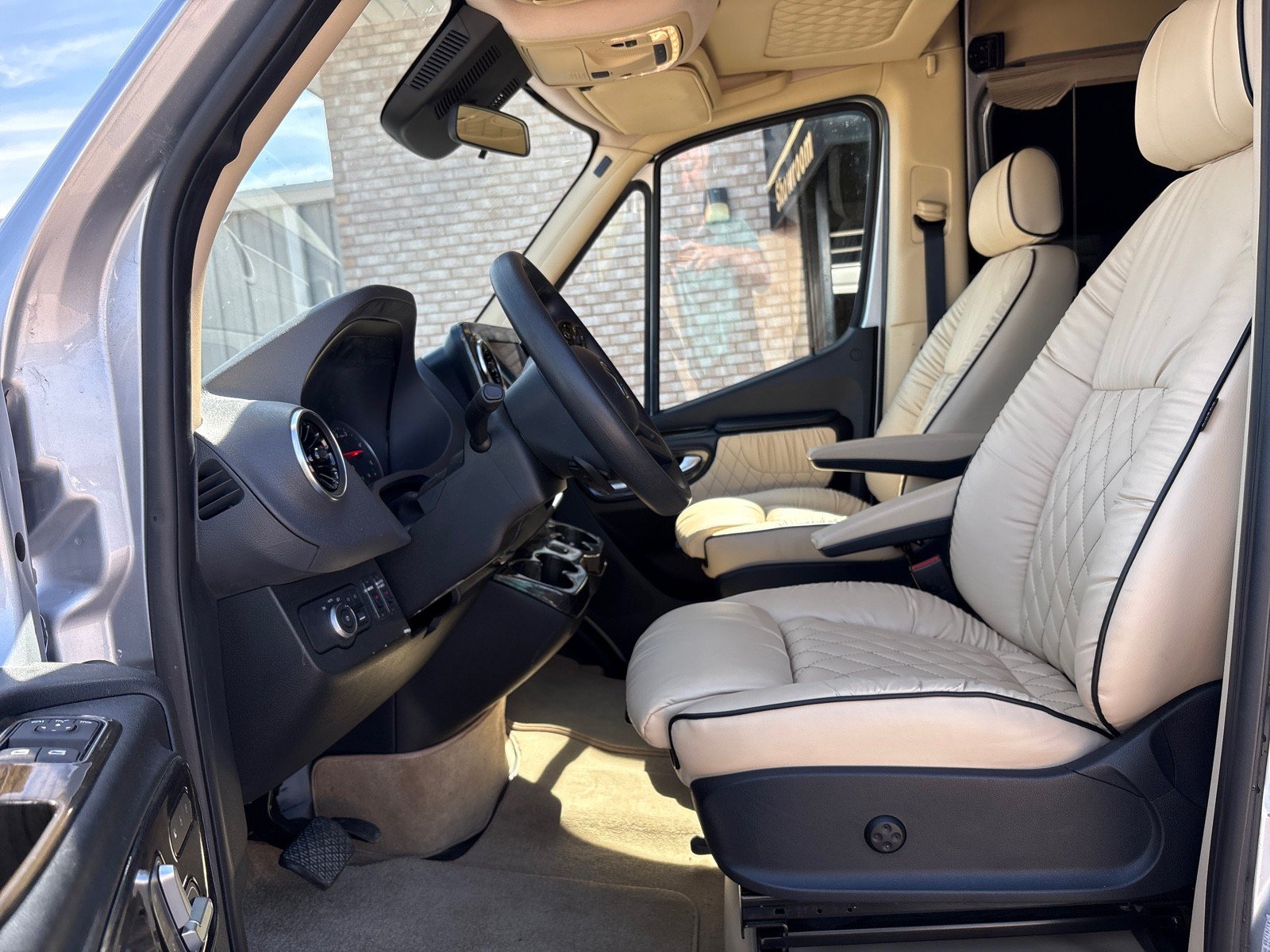 Used 2019 Mercedes-Benz Sprinter 144 image 3