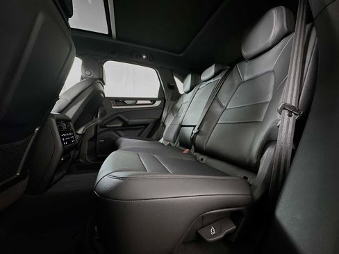 Certified 2025 Porsche Cayenne image 23