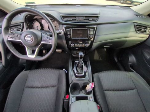 Used 2020 Nissan Rogue SV image 14