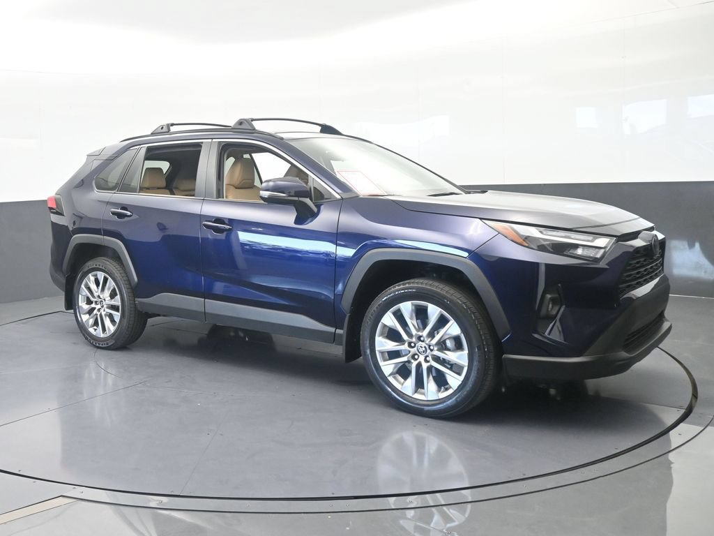 Used 2025 Toyota RAV4 XLE Premium FWD image 8