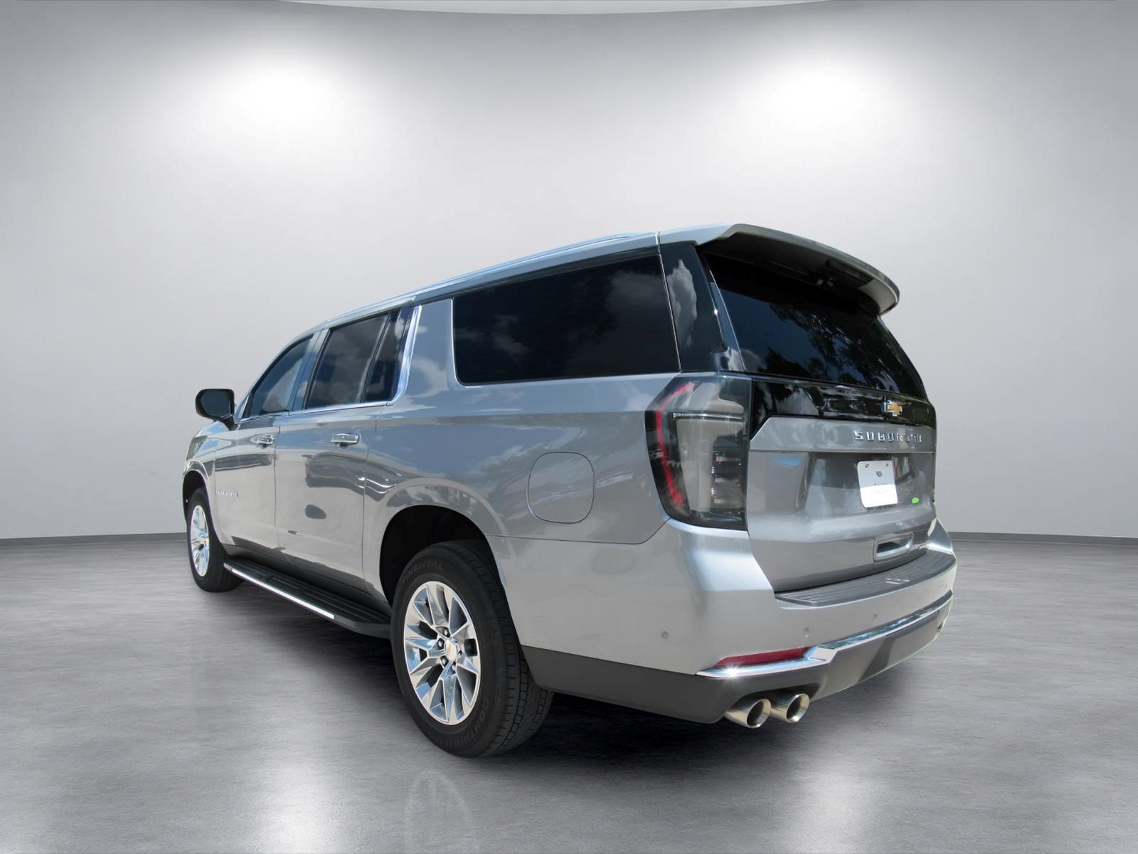 Used 2026 Chevrolet Suburban Premier AWD/4WD image 5