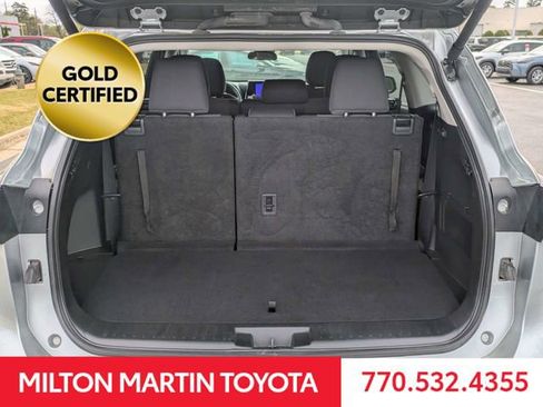 Certified 2024 Toyota Highlander LE FWD image 6