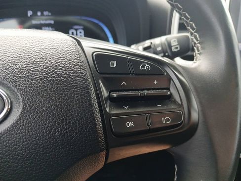 Used 2024 Hyundai Venue SEL FWD image 17