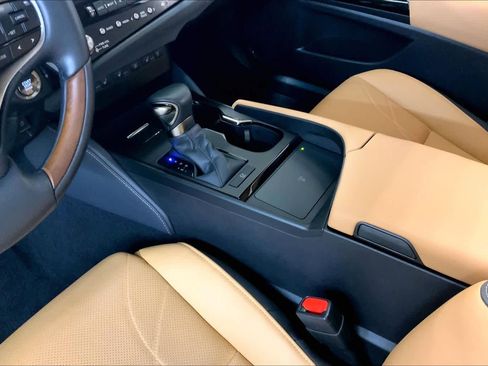 Used 2024 Lexus ES 350 Ultra Luxury image 16