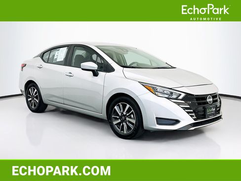 Used 2025 Nissan Versa SV FWD image 1