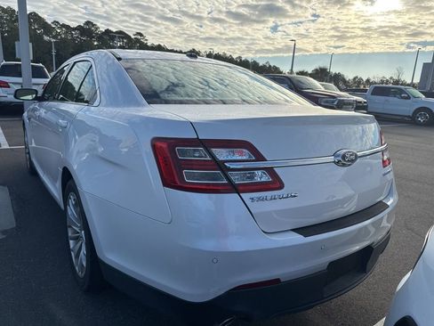 Used 2017 Ford Taurus Limited image 2