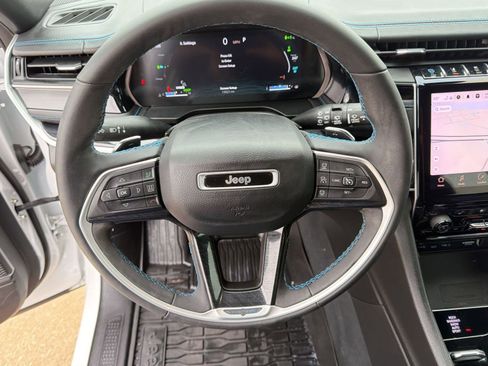 Used 2022 Jeep Grand Cherokee Trailhawk w/ Advanced Protech Group II image 15