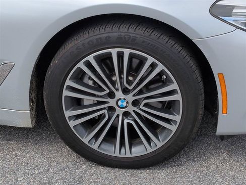 Used 2018 BMW 530i RWD image 10