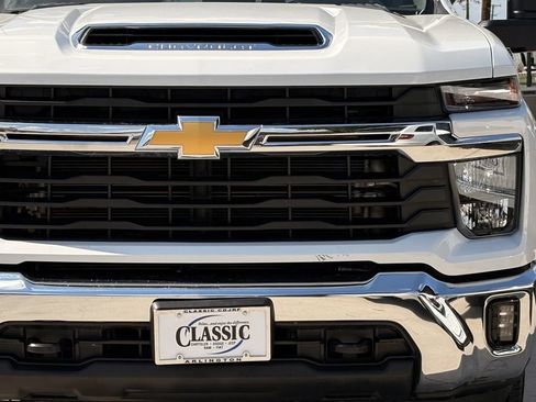 Used 2025 Chevrolet Silverado 2500 LT w/ Convenience Package AWD/4WD image 10